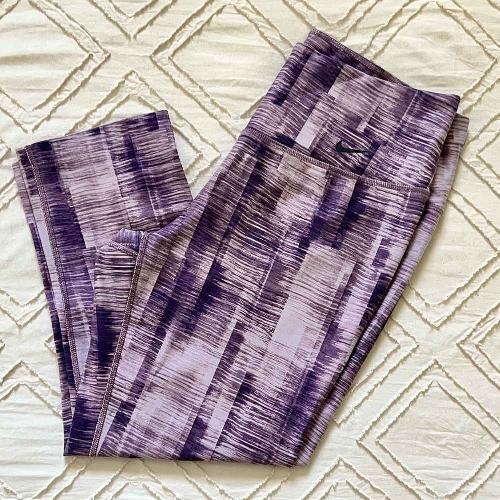 Nike DRI-FIT Capri Leggings